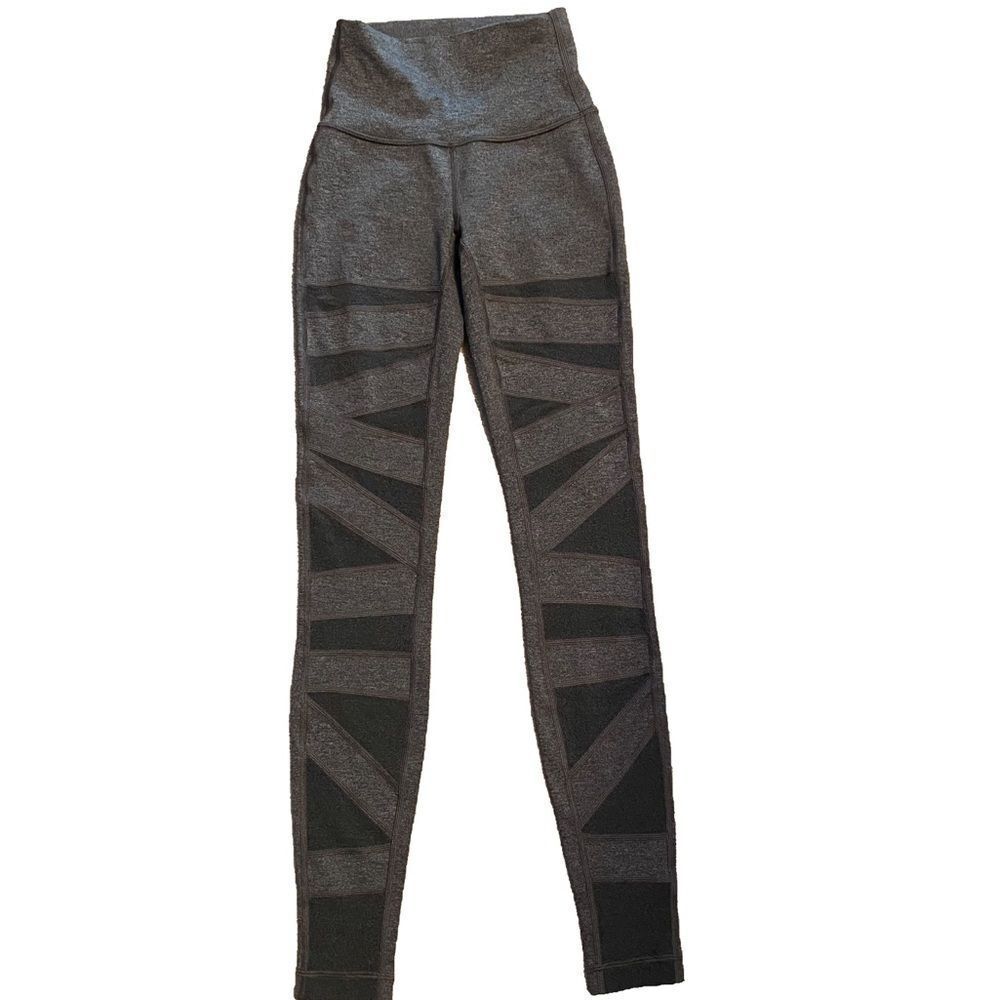 Lululemon-bandage style leggings grey size -2. Perfect for fall